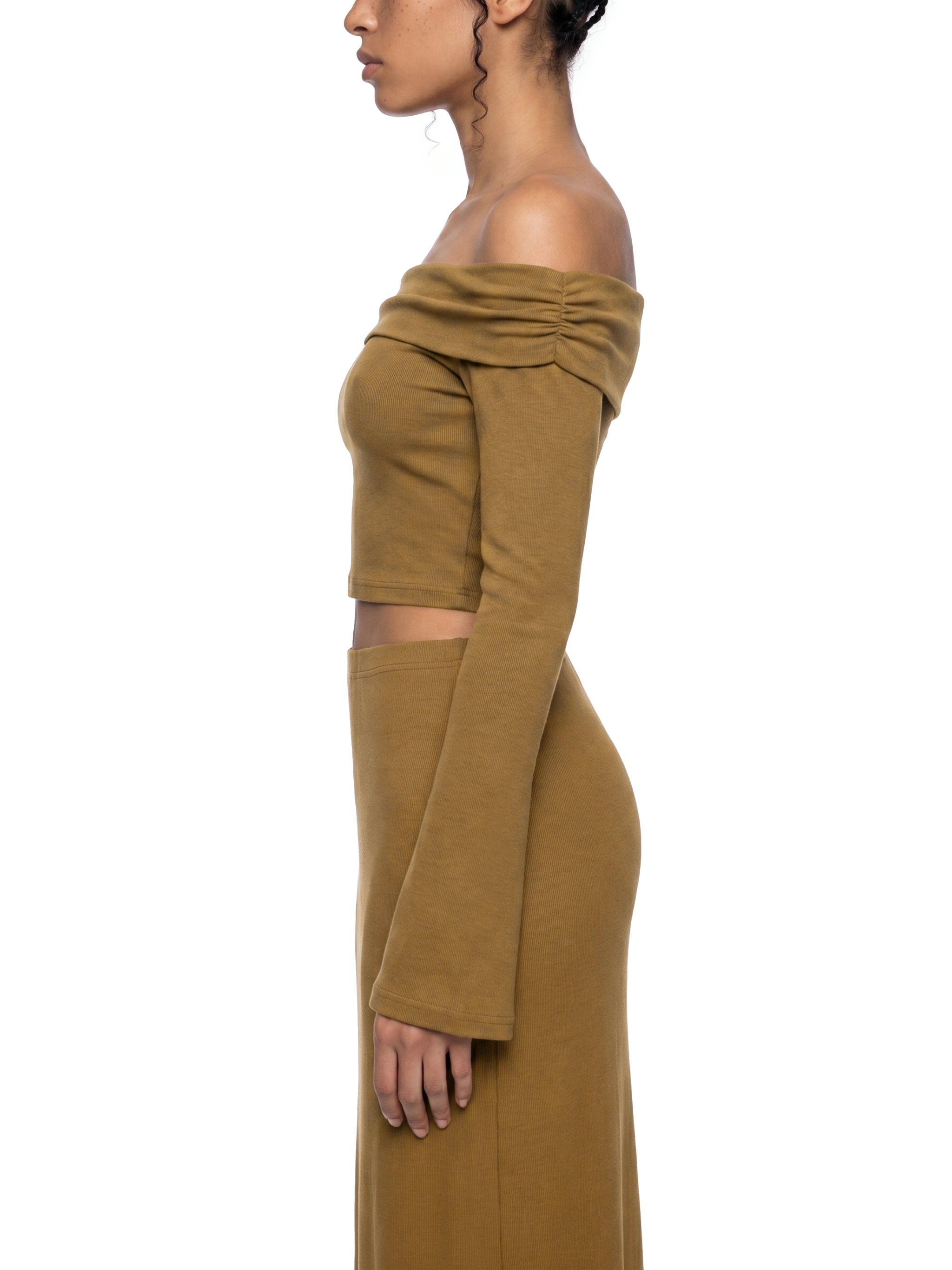 Ventra Off-the-Shoulder Sleeve Crop T-Shirt
